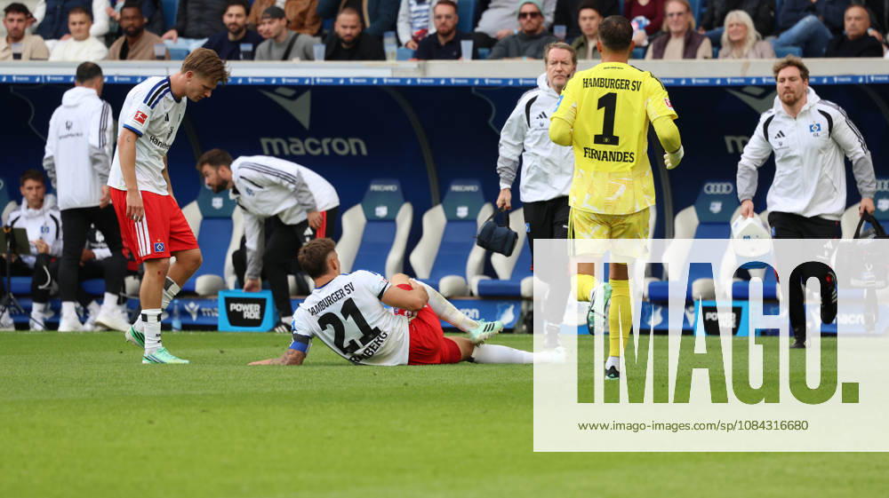 Fussball 1.Bundesliga, TSG 1899 Hoffenheim - Hamburger SV v.l. Nicolai Remberg (Hamburger SV) verletzt, Verletzung, Schmerz, Schmerzen, injured, injury, pain, pains Sinsheim