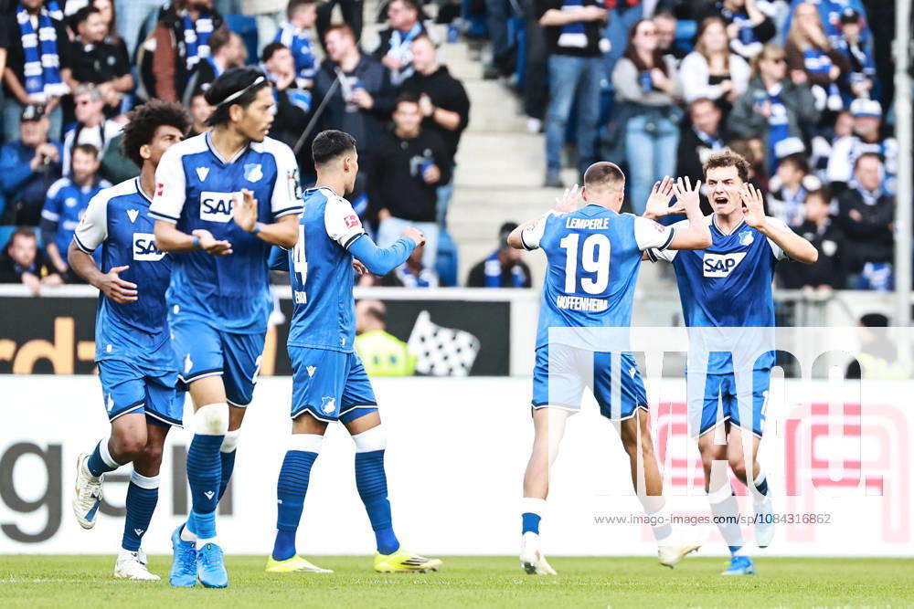 Fussball 1.Bundesliga, TSG 1899 Hoffenheim - Hamburger SV v.l. Goal scored, Tor zum 1:1 Fisnik Asllani (TSG 1899 Hoffenheim) Torjubel, Goal celebration, celebrate the goal, celebrates scoring Sinsheim
