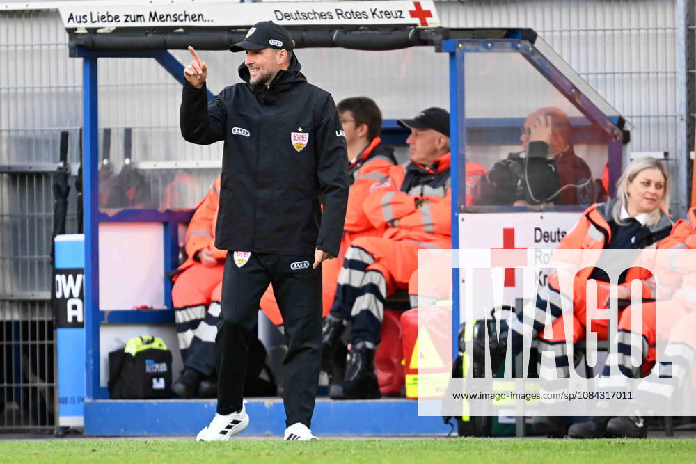 Paderborn, Home-Deluxe-Arena, 10.10.26, GER, Herren, 1.Bundesliga, Saison 2026-2027, SC Paderborn 07 - VfB Stuttgart Bild: Trainer Sebastian HOENESS (Stuttgart) DFL regulations prohibit any use of photographs as image sequences and or quasi-video. Nordrhein-Westfalen Deutschland
