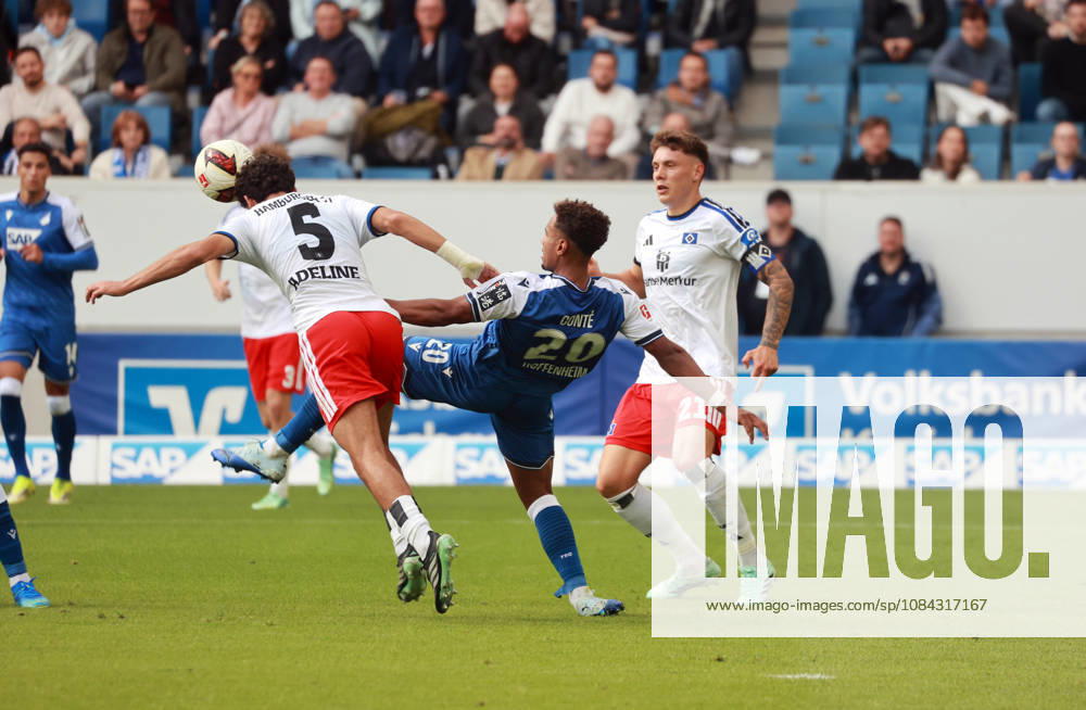 TSG 1899 Hoffenheim - Hamburger SV Deutschland, Sinsheim, 10.10.2026, Fussball, Bundesliga, Saison 2026 2027, TSG 1899 Hoffenheim - Hamburger SV: v.l. Martin Adeline (Hamburger SV), Bambase Conte (TSG 1899 Hoffenheim).