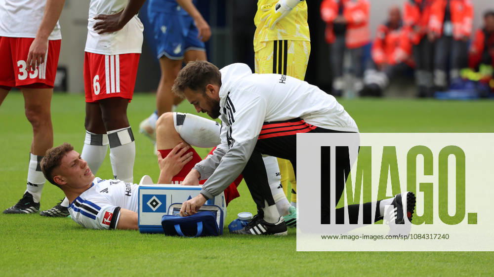 Fussball 1.Bundesliga, TSG 1899 Hoffenheim - Hamburger SV v.l. Nicolai Remberg (Hamburger SV) verletzt, Verletzung, Schmerz, Schmerzen, injured, injury, pain, pains Sinsheim