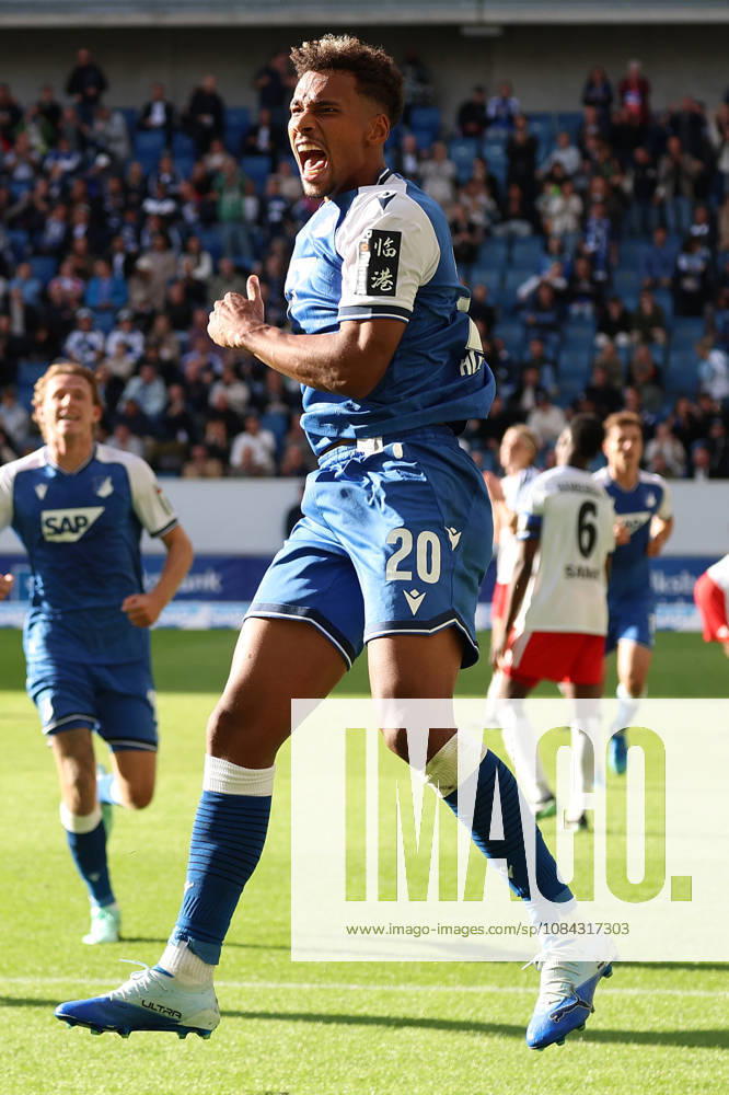 Fussball 1.Bundesliga, TSG 1899 Hoffenheim - Hamburger SV v.l. Torjubel nach dem Tor zum celebrating the goal celebrate 1:1 durch Bambasà Contà (TSG 1899 Hoffenheim) wurde nicht gegeben. Foulspiel im Vorfeld Sinsheim