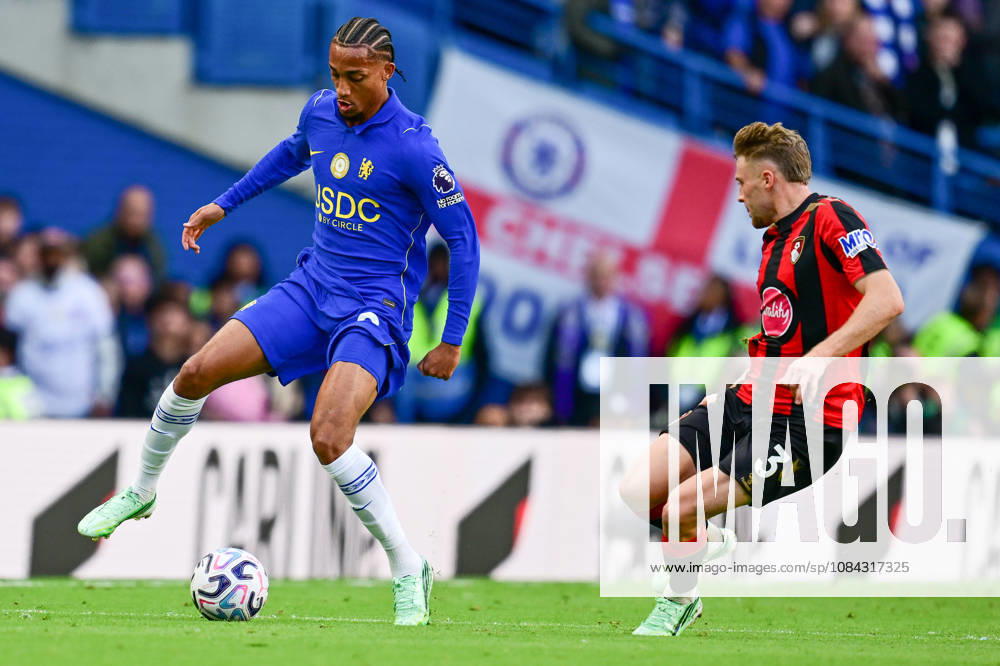 Chelsea v Bournemouth, Premier League Chelsea forward Joao Pedro (9) under pressure from AFC Bournemouth defender Adrien Truffert (3) during the Premier League match between Chelsea and Bournemouth at Stamford Bridge, London, UK on 10 October 2026. London Stamford Bridge Greater London UK Editorial use only DataCo restrictions apply See www.football-dataco.com ,