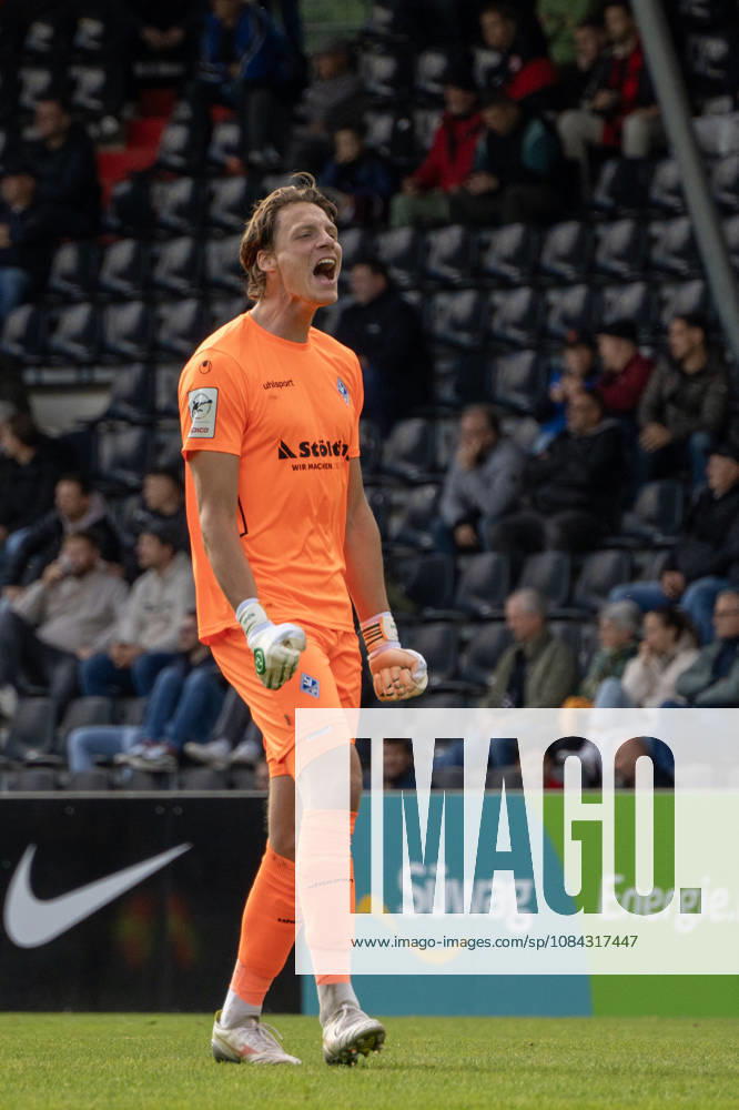 Fussball 3.Liga, SG Sonnenhof Grossaspach - SV Waldhof Mannheim v.l. Thijmen Joel Sander Nijhuis (SV Waldhof Mannheim) Jubelt nach dem 1:2 Aspach