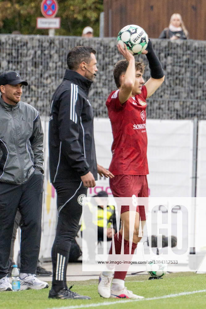 Fussball 3.Liga, SG Sonnenhof Grossaspach - SV Waldhof Mannheim v.l. Jan Elias Rahn (SG Sonnenhof Großaspach) beim Einwurf Aspach