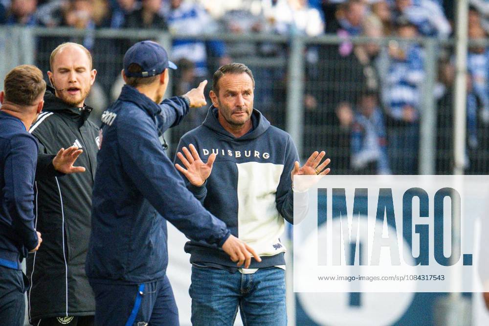 Fußball 3.Liga MSV Duisburg - TSG Hoffenheim II am 10.10.26 in der Schauinsland-Reisen Arena in Duisburg Dietmar Hirsch ( Trainer Cheftrainer Duisburg ) Duisburg