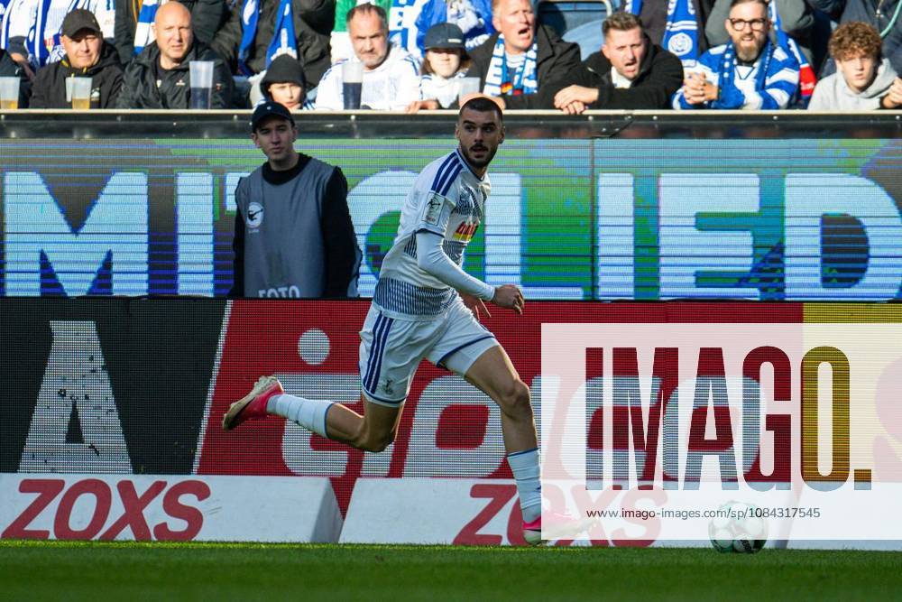 Fußball 3.Liga MSV Duisburg - TSG Hoffenheim II am 10.10.26 in der Schauinsland-Reisen Arena in Duisburg Rasim Bulic ( Duisburg ) Duisburg
