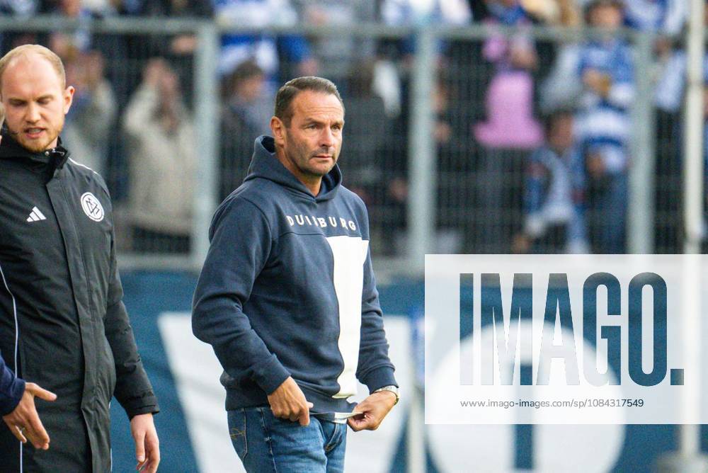 Fußball 3.Liga MSV Duisburg - TSG Hoffenheim II am 10.10.26 in der Schauinsland-Reisen Arena in Duisburg Dietmar Hirsch ( Trainer Cheftrainer Duisburg ) Duisburg