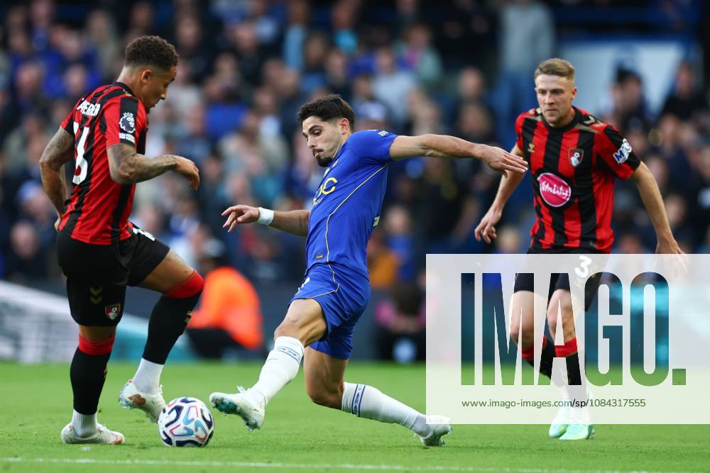 Marcus Tavernier of AFC Bournemouth and Pedro Neto of Chelsea battle for the ball Chelsea v Bournemouth, Premier League, Football, Stamford Bridge, London, UK - 10 Oct 2026London Stamford Bridge United Kingdom