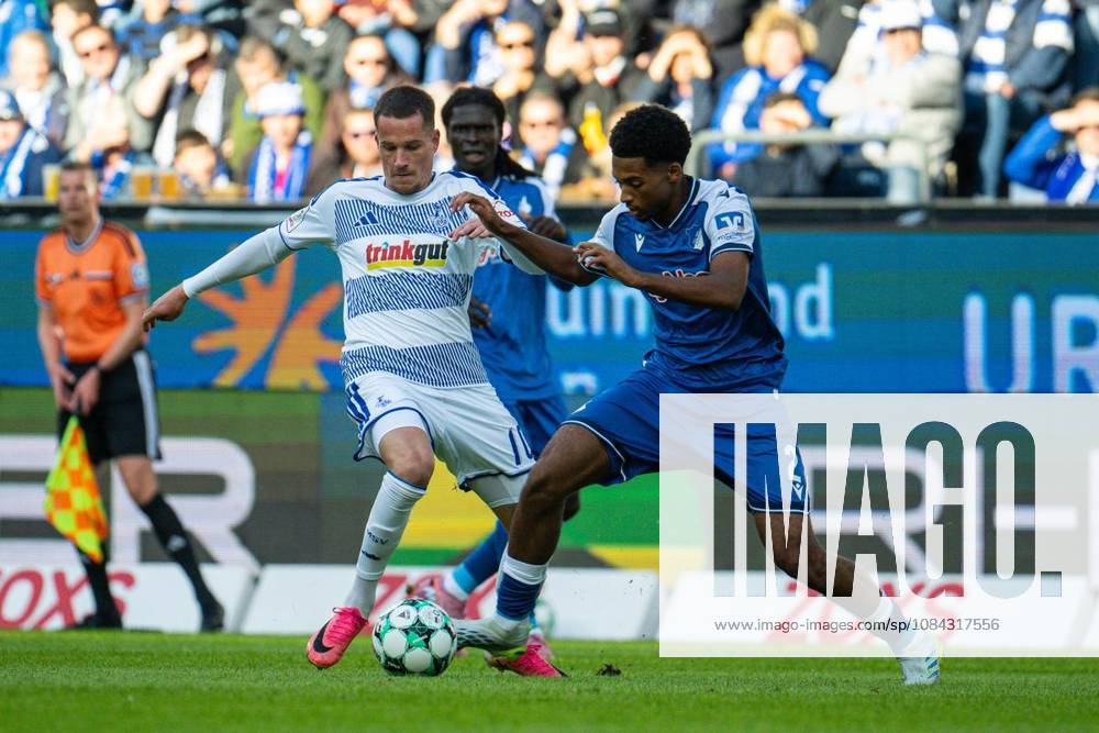 Fußball 3.Liga MSV Duisburg - TSG Hoffenheim II am 10.10.26 in der Schauinsland-Reisen Arena in Duisburg Christian Viet ( Duisburg ),links Duisburg