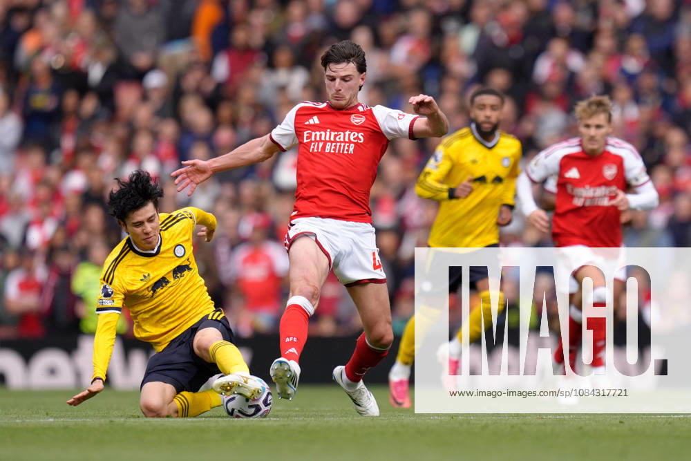 10th October 2026; Emirates Stadium, London, England; Premier League Football, Arsenal versus Leeds United; Declan Rice of Arsenal and Ao Tanaka of Leeds United challenge for the ball TomxMajor