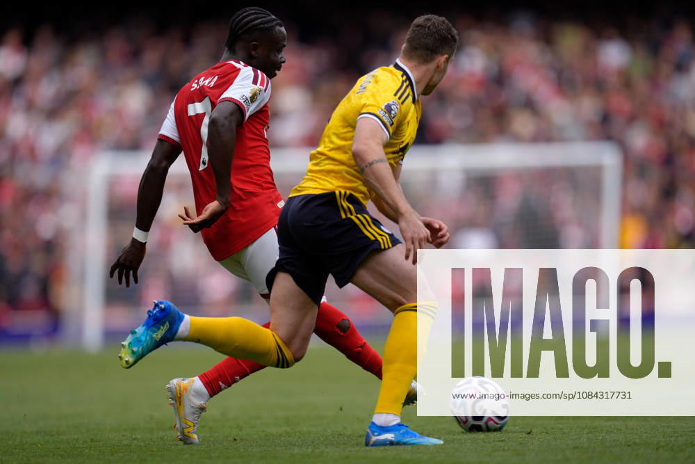 10th October 2026; Emirates Stadium, London, England; Premier League Football, Arsenal versus Leeds United; Bukayo Saka of Arsenal passes the ball TomxMajor