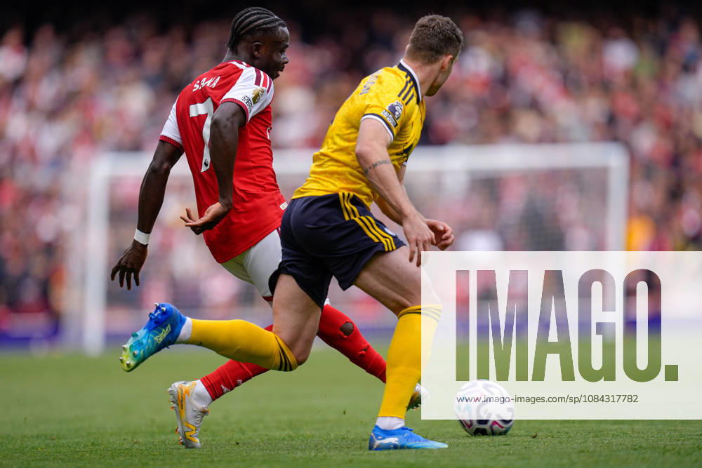 10th October 2026; Emirates Stadium, London, England; Premier League Football, Arsenal versus Leeds United; Bukayo Saka of Arsenal passes the ball TomxMajor