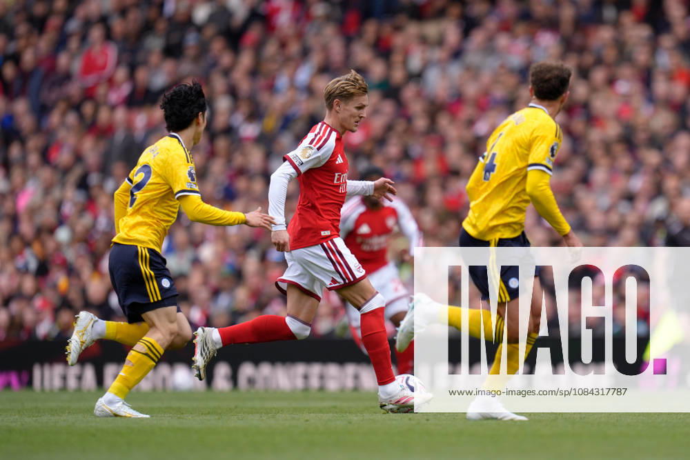 10th October 2026; Emirates Stadium, London, England; Premier League Football, Arsenal versus Leeds United; Martin Odegaard of Arsenal runs with the ball TomxMajor