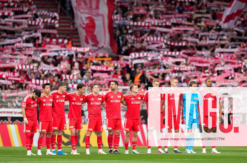Die Spieler des 1. FC Union Berlin stehen vor Spielbeginn zusammen. GER, 1.FC Union Berlin vs SV Elversberg, 1. Bundesliga, 5. Spieltag, Saison 2026-27, Stadion An der Alten Foersterei, Berlin, 10.10.2026 DFL REGULATIONS PROHIBIT ANY USE OF PHOTOGRAPHS AS IMAGE SEQUENCES AND OR QUASI-VIDEO 1.FC Union Berlin vs SV Elversberg, 1. Bundesliga, 5. Spieltag, Saison 2026-27, 10.10.2026 Berlin