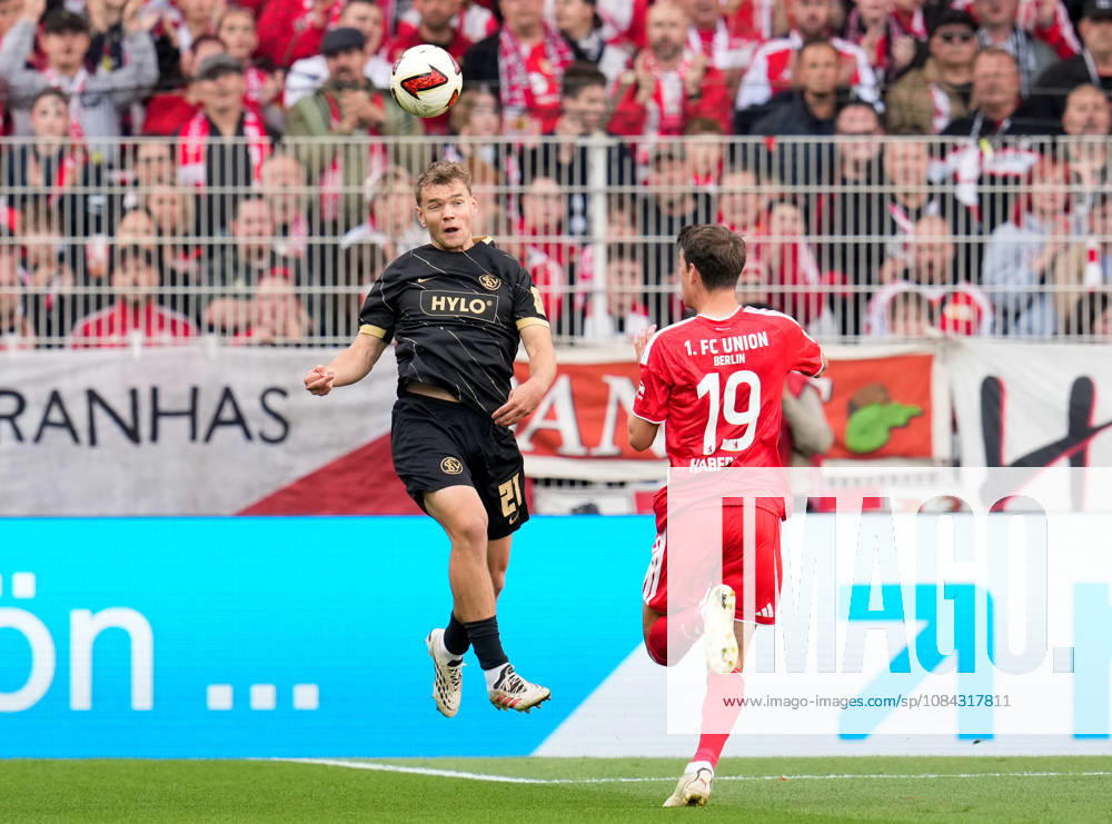 Lasse Guenther (SV Elversberg, 21) koepft den Ball. GER, 1.FC Union Berlin vs SV Elversberg, 1. Bundesliga, 5. Spieltag, Saison 2026-27, Stadion An der Alten Foersterei, Berlin, 10.10.2026 DFL REGULATIONS PROHIBIT ANY USE OF PHOTOGRAPHS AS IMAGE SEQUENCES AND OR QUASI-VIDEO 1.FC Union Berlin vs SV Elversberg, 1. Bundesliga, 5. Spieltag, Saison 2026-27, 10.10.2026 Berlin