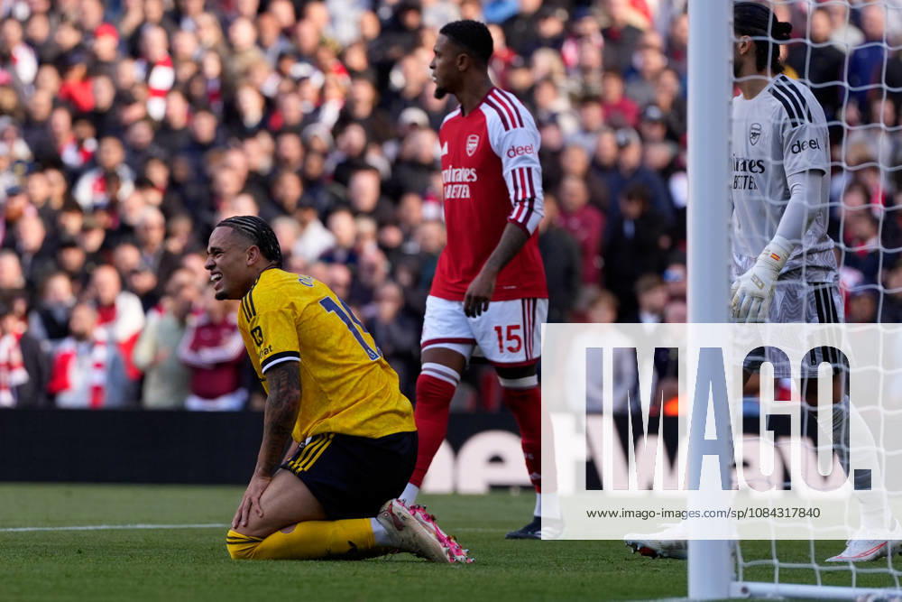 10th October 2026; Emirates Stadium, London, England; Premier League Football, Arsenal versus Leeds United; Noah Okafor of Leeds United drops to his knees after missing a chance to score TomxMajor