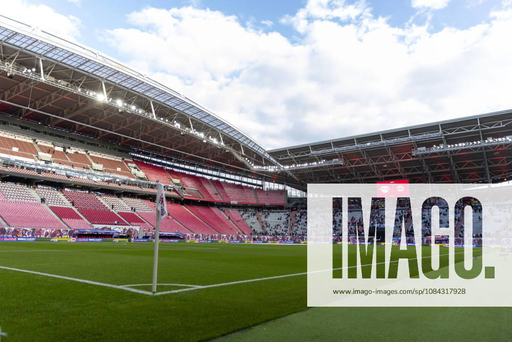 GER, Leipzig, Fussball, Bundesliga, 5. Spieltag, RB Leipzig vs. Eintracht Frankfurt im Bild v.l.: leere Red Bull Arena, bereit fuer das Topspiel , Fans kommen langsam in das Stadion 10.10.2026, Red-Bull Arena Leipzig DFL DFB REGULATIONS PROHIBIT ANY USE OF PHOTOGRAPHS AS IMAGE SEQUENCES AND OR QUASI-VIDEO, Leipzig Red-Bull Arena Sachsen Germany