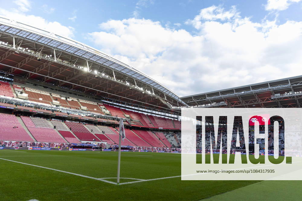 GER, Leipzig, Fussball, Bundesliga, 5. Spieltag, RB Leipzig vs. Eintracht Frankfurt im Bild v.l.: leere Red Bull Arena, bereit fuer das Topspiel , Fans kommen langsam in das Stadion 10.10.2026, Red-Bull Arena Leipzig DFL DFB REGULATIONS PROHIBIT ANY USE OF PHOTOGRAPHS AS IMAGE SEQUENCES AND OR QUASI-VIDEO, Leipzig Red-Bull Arena Sachsen Germany
