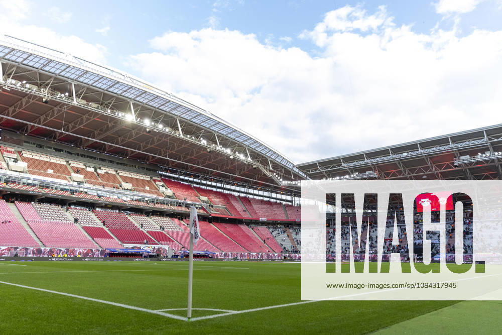 GER, Leipzig, Fussball, Bundesliga, 5. Spieltag, RB Leipzig vs. Eintracht Frankfurt im Bild v.l.: leere Red Bull Arena, bereit fuer das Topspiel , Fans kommen langsam in das Stadion 10.10.2026, Red-Bull Arena Leipzig DFL DFB REGULATIONS PROHIBIT ANY USE OF PHOTOGRAPHS AS IMAGE SEQUENCES AND OR QUASI-VIDEO, Leipzig Red-Bull Arena Sachsen Germany