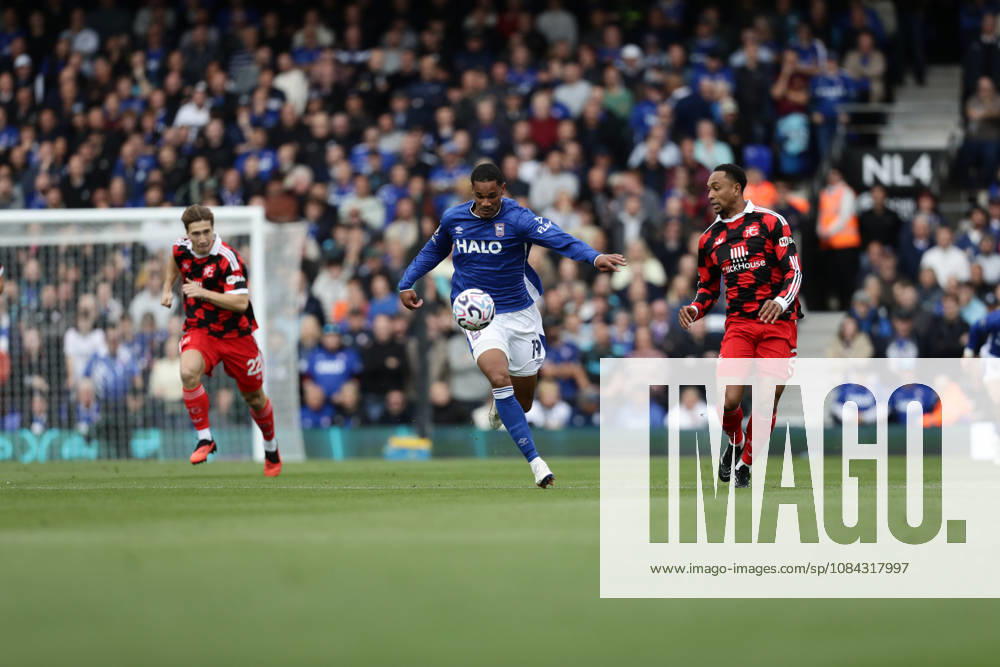 10th October 2026; Portman Road, Ipswich, Suffolk, England; Premier League Football, Ipswich Town versus Fulham; Emersonn of Ipswich Town and Kenny Tete of Fulham AndyxSkinner