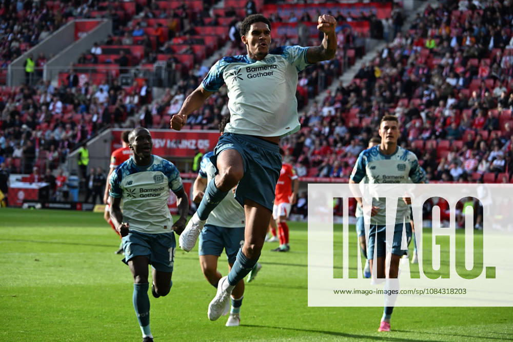 Fussball 1.Bundesliga, FSV Mainz 05 - Bayer 04 Leverkusen v.l. Torjubel nach dem Tor zum celebrating the goal celebrate 2:3 durch Jarell Quansah (Bayer 04 Leverkusen) Mainz