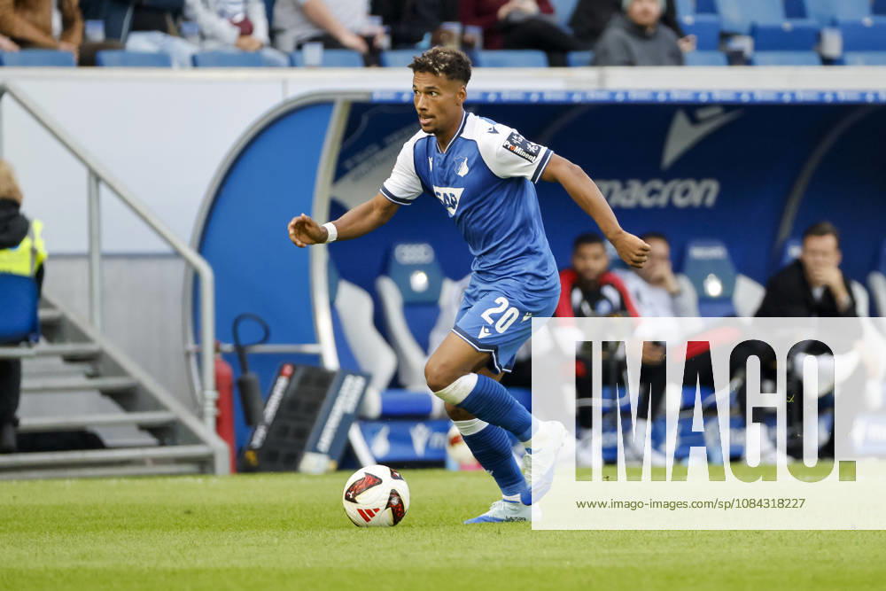 Bambase Conte (TSG Hoffenheim, 20) am Ball , Deutschland, Fussball, 1. Bundesliga, 5.Spieltag, 2026 2027, TSG Hoffenheim vs. Hamburger SV, 10.10.2026, Sinsheim SNP Arena Deutschland