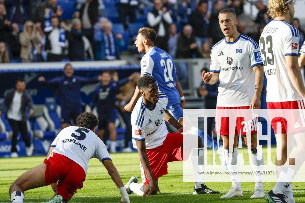 Torjubel TSG Hoffenheim beim 2:1 durch Bambase Conte (TSG Hoffenheim, 20), Freude, Begeisterung, positive Emotionen, Torerfolg , Deutschland, Fussball, 1. Bundesliga, 5.Spieltag, 2026 2027, TSG Hoffenheim vs. Hamburger SV, 10.10.2026, Sinsheim SNP Arena Deutschland