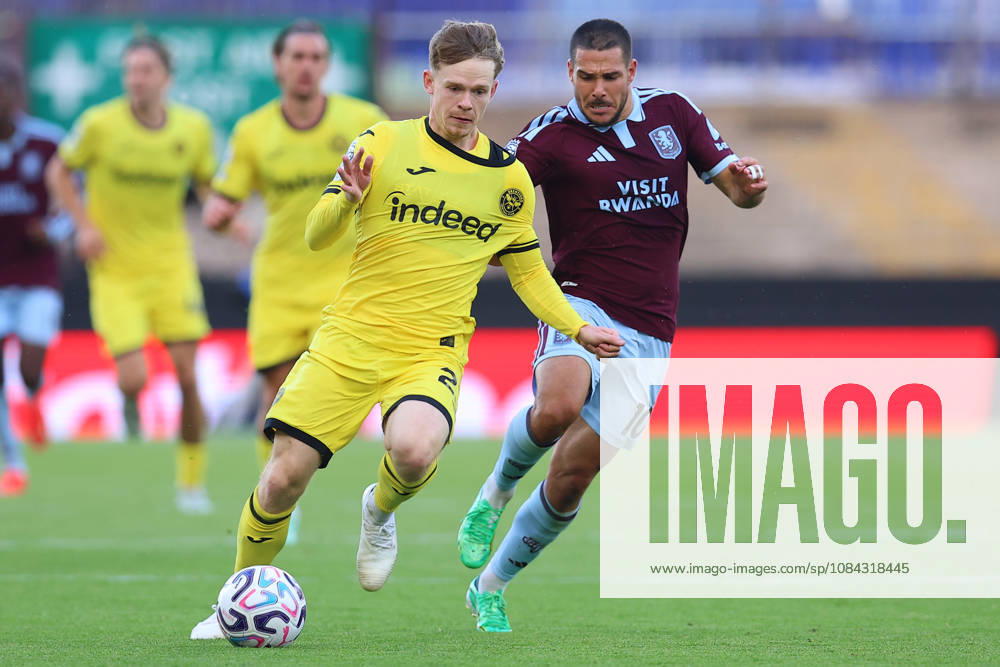 Aston Villa v Brentford, Premier League Keane Lewis-Potter of Brentford FC and Emiliano Buendia of Aston Villa battles for possession during the Aston Villa v Brentford Premier League match at Villa Park, Birmingham, England on 10 October 2026 Credit: Ryan Crockett Every Second Media Editorial use only. All images are copyright Every Second Media Limited. No images may be reproduced without prior permission. All rights reserved. Premier League and Football League images are subject to licensing agreements with Football DataCo Limited. see https: www.football-dataco.com