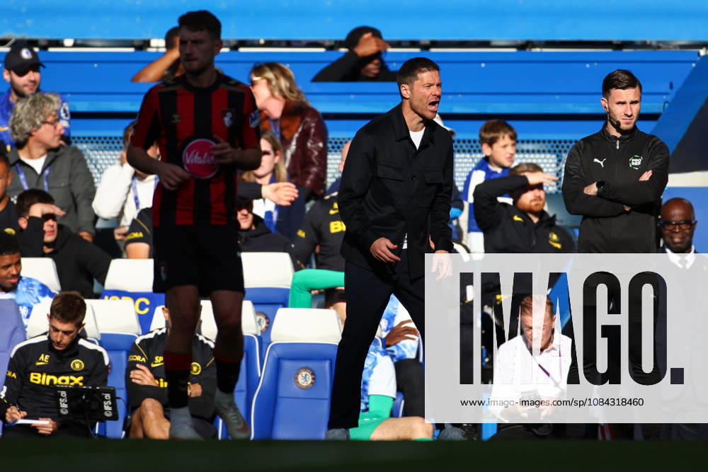 Premier League: Chelsea v AFC Bournemouth LONDON, UK - 10th Oct 2026: Chelsea Manager Xabi Alonso reacts during the Premier League match between Chelsea FC and AFC Bournemouth at Stamford Bridge London Stamford Bridge England United Kingdom