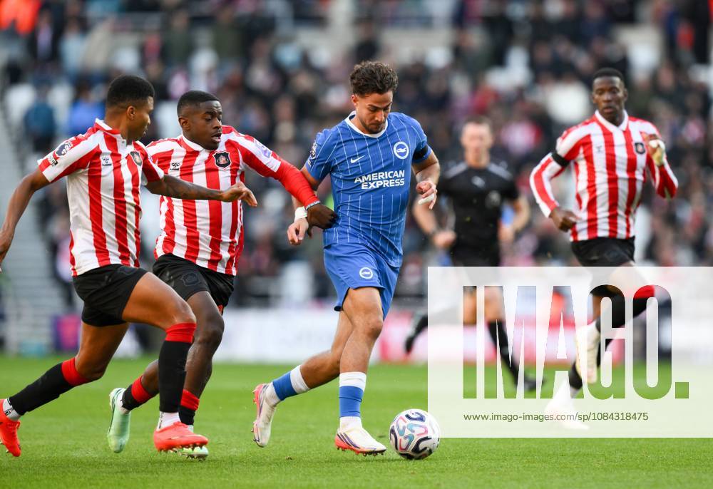 Charalampos Kostoulas of Brighton & Hove Albion (centre) Sunderland v Brighton & Hove Albion, Premier League, Football, Stadium of Light, Sunderland, UK - 10 Oct 2026Sunderland Stadium of Light United Kingdom