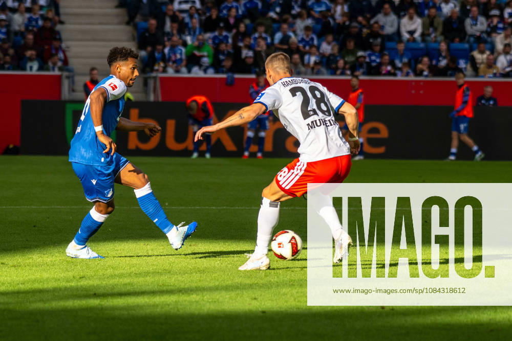 Bambase Conte (TSG 1899 Hoffenheim) und Miro Muheim (Hamburger SV). Deutschland, Sinsheim, 10.10.2026, Fussball, Bundesliga: TSG 1899 Hoffenheim vs Hamburger SV, Saison 2026 2027, 5. Spieltag, SNP Arena DFL DFB REGULATIONS PROHIBIT ANY USE OF PHOTOGRAPHS AS IMAGE SEQUENCES AND OR QUASI-VIDEO.