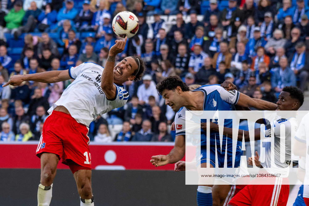 Yussuf Poulsen (Hamburger SV), Ozan Kabak (TSG 1899 Hoffenheim) und Albert Sambi Lokonga (Hamburger SV). Deutschland, Sinsheim, 10.10.2026, Fussball, Bundesliga: TSG 1899 Hoffenheim vs Hamburger SV, Saison 2026 2027, 5. Spieltag, SNP Arena DFL DFB REGULATIONS PROHIBIT ANY USE OF PHOTOGRAPHS AS IMAGE SEQUENCES AND OR QUASI-VIDEO.