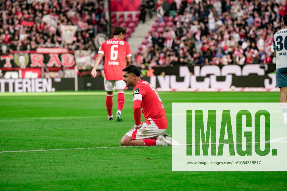 Deutschland: Fussball Saison 2026 2027 , 1. Bundesliga , 5. Spieltag , 1. FSV Mainz 05 vs. Bayer 04 Leverkusen - MEWA-Arena (Mainz) : Nadiem Amiri (1. FSV Mainz 05, 10) auf dem Boden, Emotionen Mainz MEWA-Arena Deutschland Germany