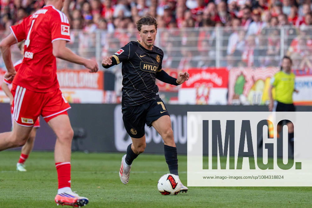 Deutschland: Fussball 1. Bundesliga, 5. Spieltag 2026 2027, 1.FC Union Berlin - SV Elversberg am 10.10.2026 in Berlin (Stadion An der Alten Försterei): Maurice Krattenmacher (SV Elversberg, 7) am Ball