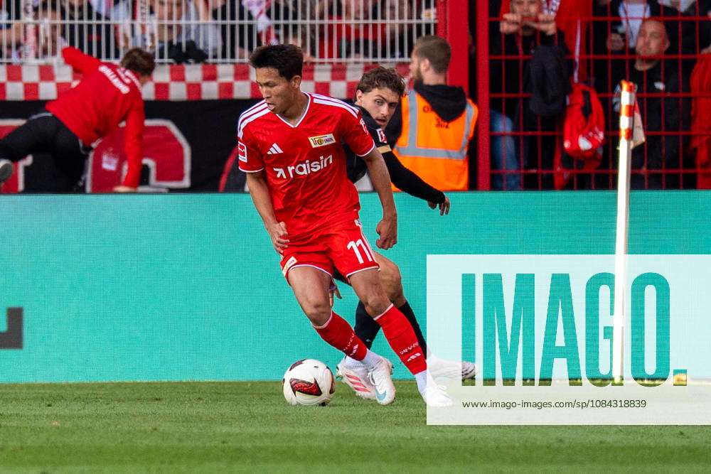 Deutschland: Fussball 1. Bundesliga, 5. Spieltag 2026 2027, 1.FC Union Berlin - SV Elversberg am 10.10.2026 in Berlin (Stadion An der Alten Försterei): Woo-Yeong Jeong (1. FC Union Berlin, 11) am Ball