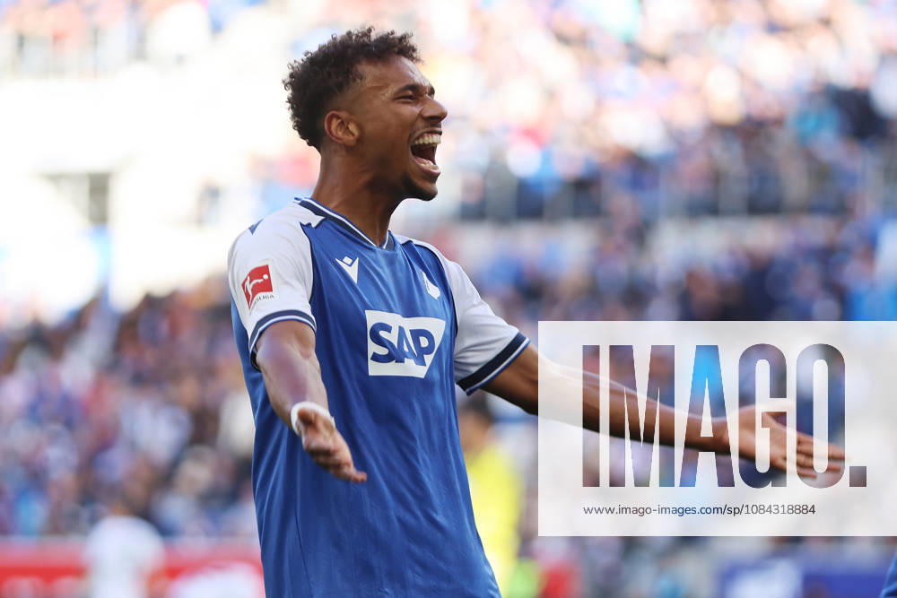 Fussball 1.Bundesliga, TSG 1899 Hoffenheim - Hamburger SV v.l. Goal scored, Tor zum 2:1 Bambase Conte (TSG 1899 Hoffenheim) Torjubel, Goal celebration, celebrate the goal, celebrates scoring Sinsheim
