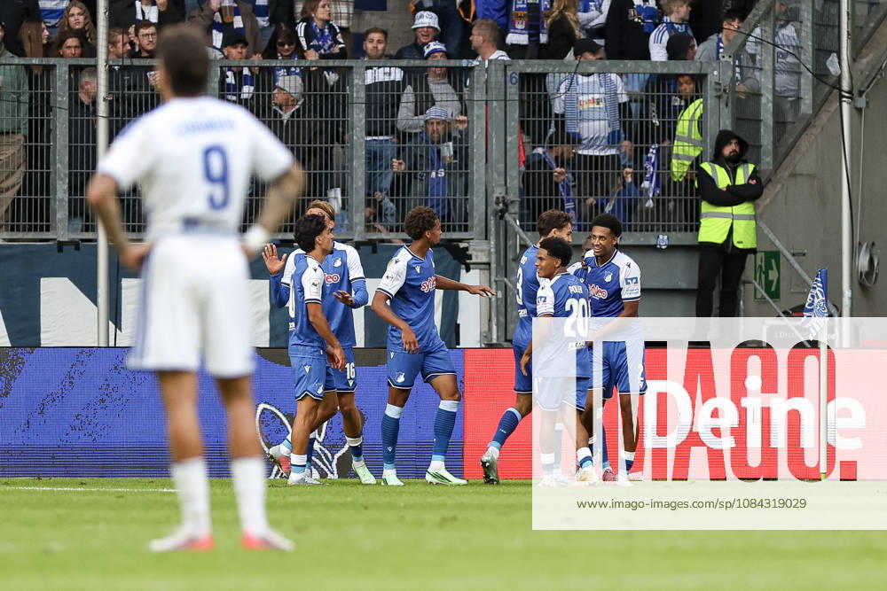 GER, Fussball, Herren, 3. Liga, Saison 2026 2027, MSV Duisburg - TSG Hoffenheim II Blessing Miguel Makanda (TSG II) Torjubel, jubelt mit seiner Mannschaft nach dem Treffer zum 0:2 Duisburg schauinsland-reisen-Arena Nordrhein-Westfalen Deutschland