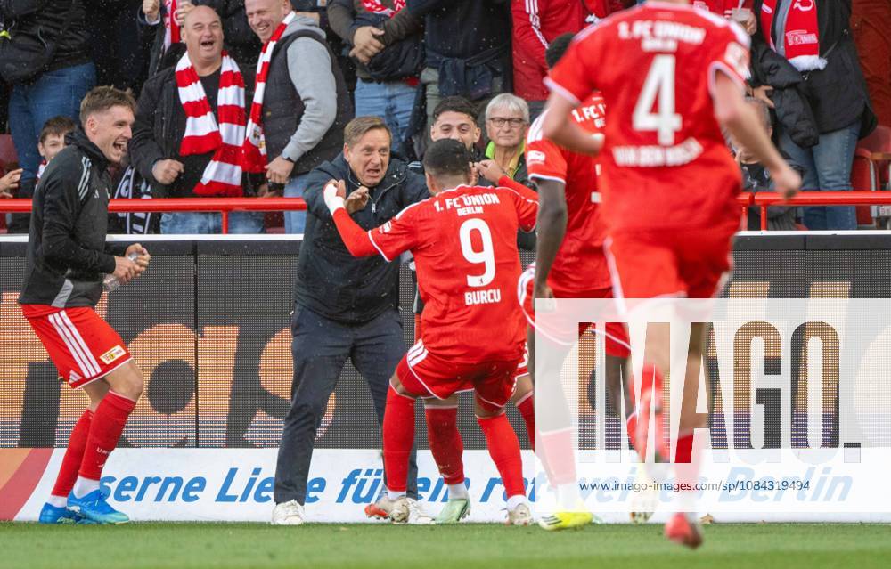 Fußball, Herren, Saison 2026 2027, 1. Bundesliga (5. Spieltag), 1. FC Union Berlin - SV 07 Elversberg, v. l. Michel Aebischer (1. FC Union), Profifußball-Geschäftsführer Horst Heldt (1. FC Union Berlin), Livan Burcu (1. FC Union Berlin), Jubel nach Tor zum 1:0, 10.10.2026,
