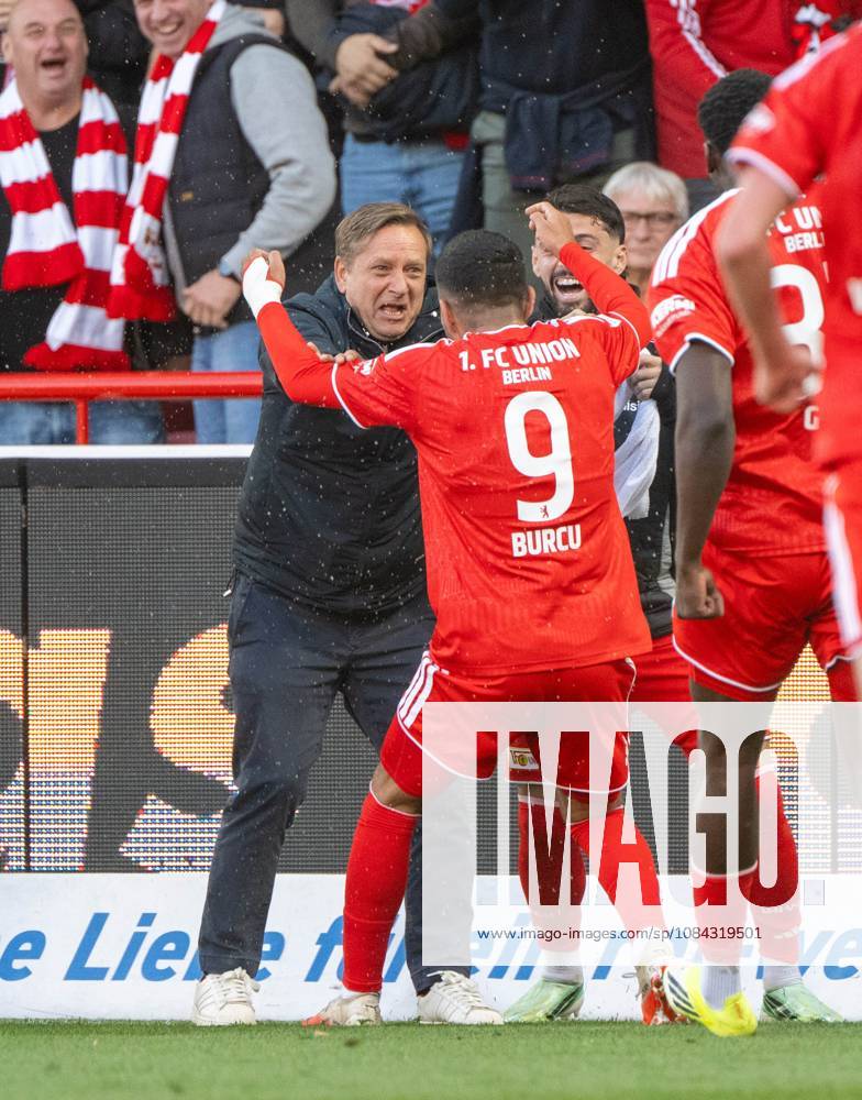 Fußball, Herren, Saison 2026 2027, 1. Bundesliga (5. Spieltag), 1. FC Union Berlin - SV 07 Elversberg, v. l. Profifußball-Geschäftsführer Horst Heldt (1. FC Union Berlin), Livan Burcu (1. FC Union Berlin), Jubel nach Tor zum 1:0, 10.10.2026,