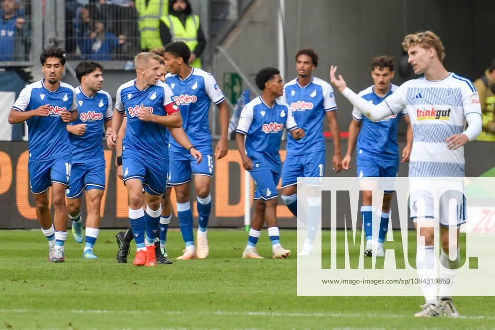 Die Mannschaft von Hoffenheim Jubel Freude Emotion Torjubel Torschuetze Torschütze Tobias Fleckstein (Duisburg 5) (Eigentor) 10.10.2026 ¢ Fussball ¢ MSV Duisburg vs TSG 1899 Hoffenheim II, Schauinsland-Reisen-Arena, Duisburg, DFB DFL REGULATIONS PROHIBIT ANY USE OF PHOTOGRAPHS AS IMAGE SEQUENCES AND OR QUASI-VIDEO NRW Germany