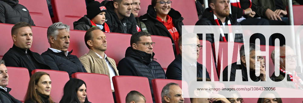 Fussball Bundesliga 2026 2027, 5.Spieltag, FC Augsburg - FC Bayern München, in der WWK-Arena Augsburg, Die Vorstandschaft vom FC Bayern . auf dem Bild, Sportvorstand Max Eberl (Bayern München), Vorstandsvorsitzender Jan-Christian Dreesen (FC Bayern München) Präsident Herbert Hainer (FC Bayern) usw