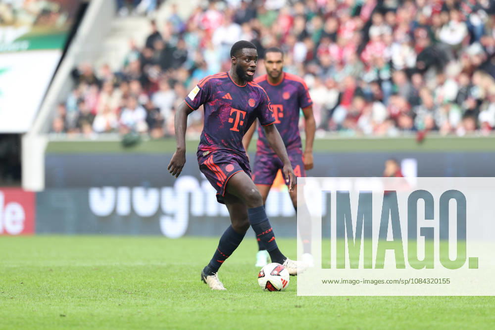 Dayot Upamecano (FC Bayern Muenchen, 02), GER, FC Augsburg vs. FC Bayern Muenchen, Fussball, Bundesliga, 5. Spieltag, Saison 2026 2027, 10.10.2026, , GER, FC Augsburg vs. FC Bayern Muenchen, Fussball, Bundesliga, 5. Spieltag, Saison 2026 2027, 10.10.2026 Augsburg