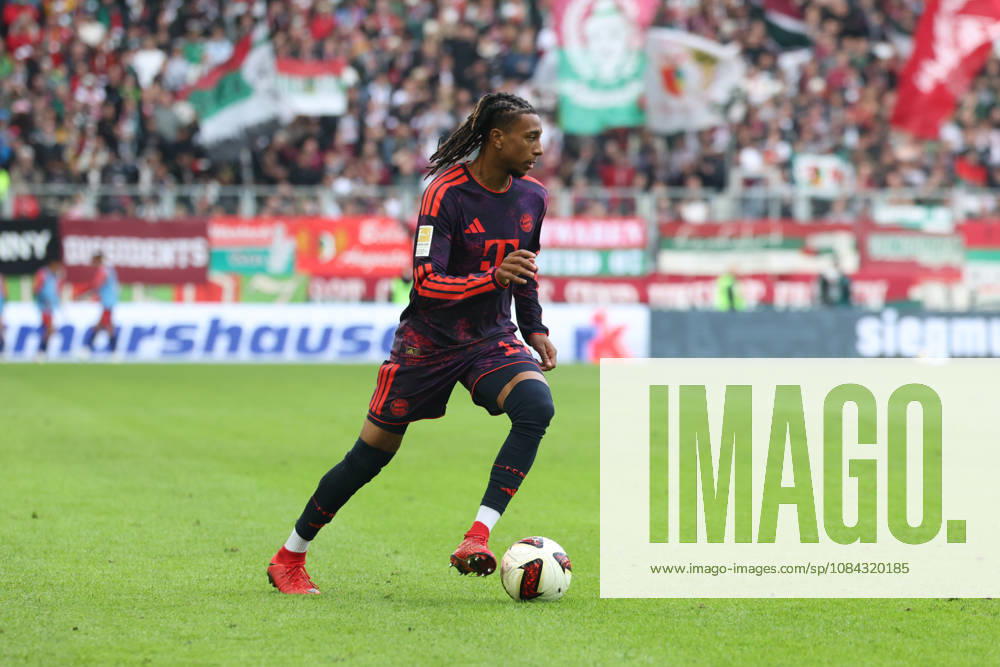Michael Olise (FC Bayern Muenchen, 17), GER, FC Augsburg vs. FC Bayern Muenchen, Fussball, Bundesliga, 5. Spieltag, Saison 2026 2027, 10.10.2026, , GER, FC Augsburg vs. FC Bayern Muenchen, Fussball, Bundesliga, 5. Spieltag, Saison 2026 2027, 10.10.2026 Augsburg