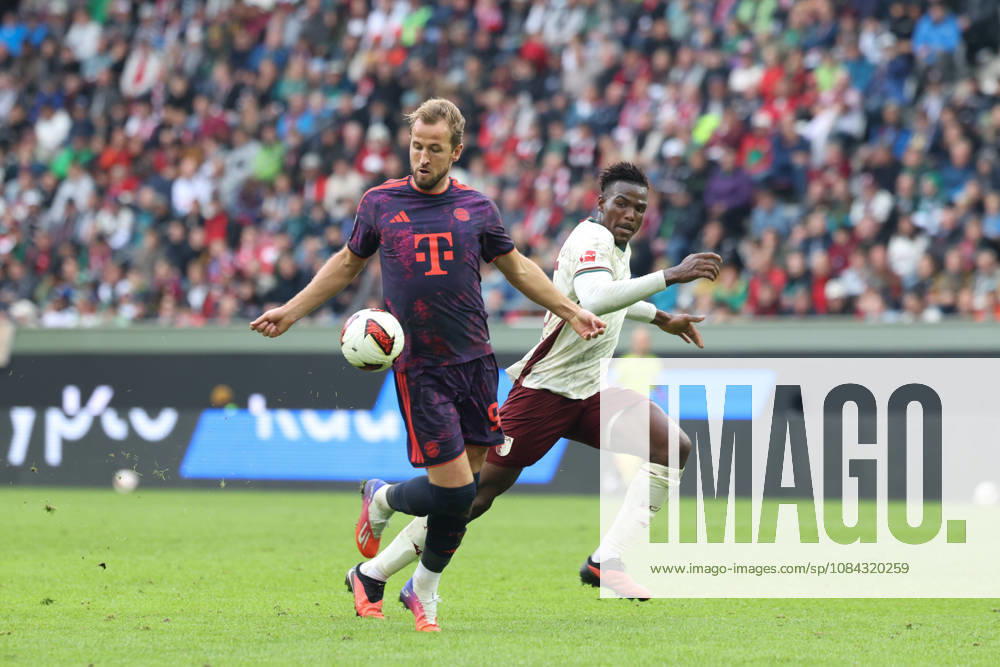 Harry Kane (FC Bayern Muenchen, 09) mit Abdulai Bah (FC Augsburg, 35), GER, FC Augsburg vs. FC Bayern Muenchen, Fussball, Bundesliga, 5. Spieltag, Saison 2026 2027, 10.10.2026, , GER, FC Augsburg vs. FC Bayern Muenchen, Fussball, Bundesliga, 5. Spieltag, Saison 2026 2027, 10.10.2026 Augsburg
