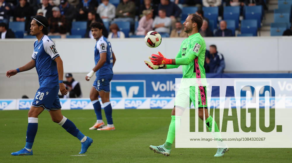 Fussball 1.Bundesliga, TSG 1899 Hoffenheim - Hamburger SV v.l. Oliver Baumann (TSG 1899 Hoffenheim) Sinsheim
