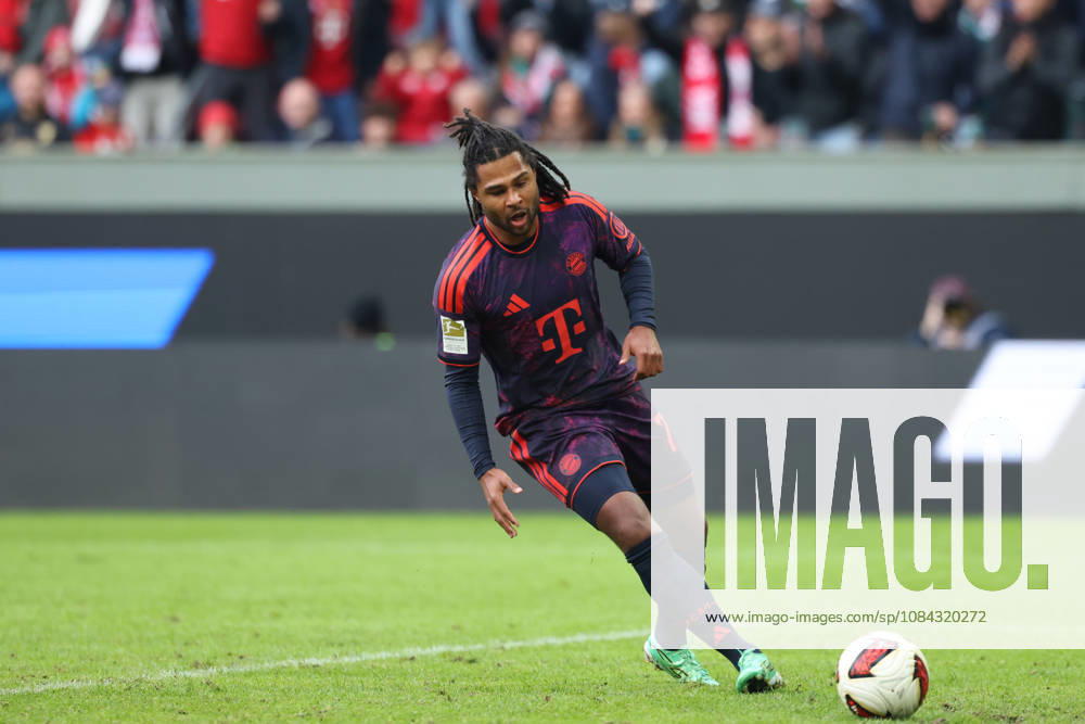 Serge Gnabry (FC Bayern Muenchen, 07), GER, FC Augsburg vs. FC Bayern Muenchen, Fussball, Bundesliga, 5. Spieltag, Saison 2026 2027, 10.10.2026, , GER, FC Augsburg vs. FC Bayern Muenchen, Fussball, Bundesliga, 5. Spieltag, Saison 2026 2027, 10.10.2026 Augsburg
