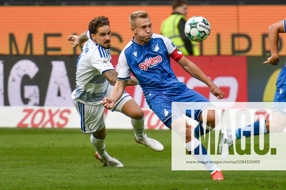 V. li. im Kampf um den Ball Lex Tyger Lobinger (Duisburg 9) Valentin Lässig Laessig (Hoffenheim 6) 10.10.2026 ¢ Fussball ¢ MSV Duisburg vs TSG 1899 Hoffenheim II, Schauinsland-Reisen-Arena, Duisburg, DFB DFL REGULATIONS PROHIBIT ANY USE OF PHOTOGRAPHS AS IMAGE SEQUENCES AND OR QUASI-VIDEO NRW Germany