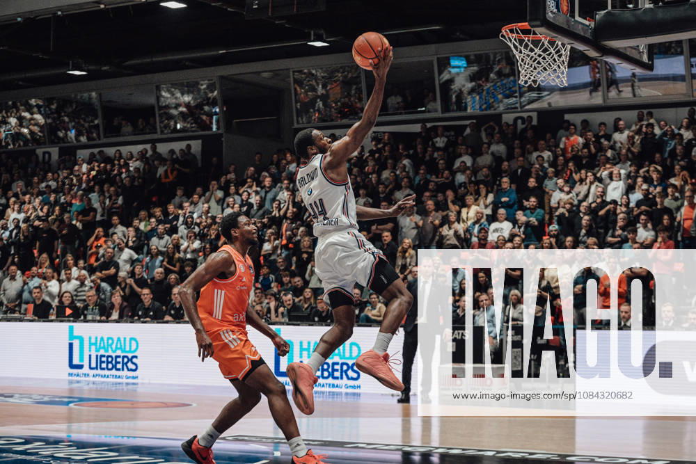 EasyCredit Basketball Bundesliga, 5. Spieltag, Niners Chemnitz -Bayern München 10.10.2026 ab 16:00 Uhr Chemnitz, Chemnitz Arena Im Foto: 44 Kamar Baldwin beim Dunking easyCredit Basketball Bundesliga, 5. Spieltag, Niners Chemnitz - Bayern München Chemnitz Sachsen Deutschland