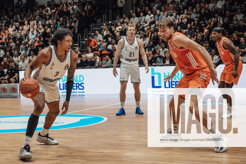 EasyCredit Basketball Bundesliga, 5. Spieltag, Niners Chemnitz -Bayern München 10.10.2026 ab 16:00 Uhr Chemnitz, Chemnitz Arena Im Foto: 03 MarJon Beauchamp, 11 Elias Rödl easyCredit Basketball Bundesliga, 5. Spieltag, Niners Chemnitz - Bayern München Chemnitz Sachsen Deutschland